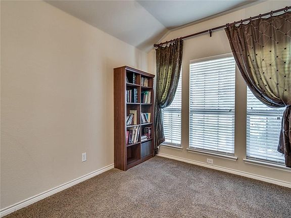 5th image of 5710 Glenbrooke Dr