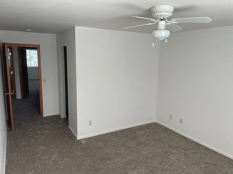 2400-2418 Hillcrest Dr — Photo 10