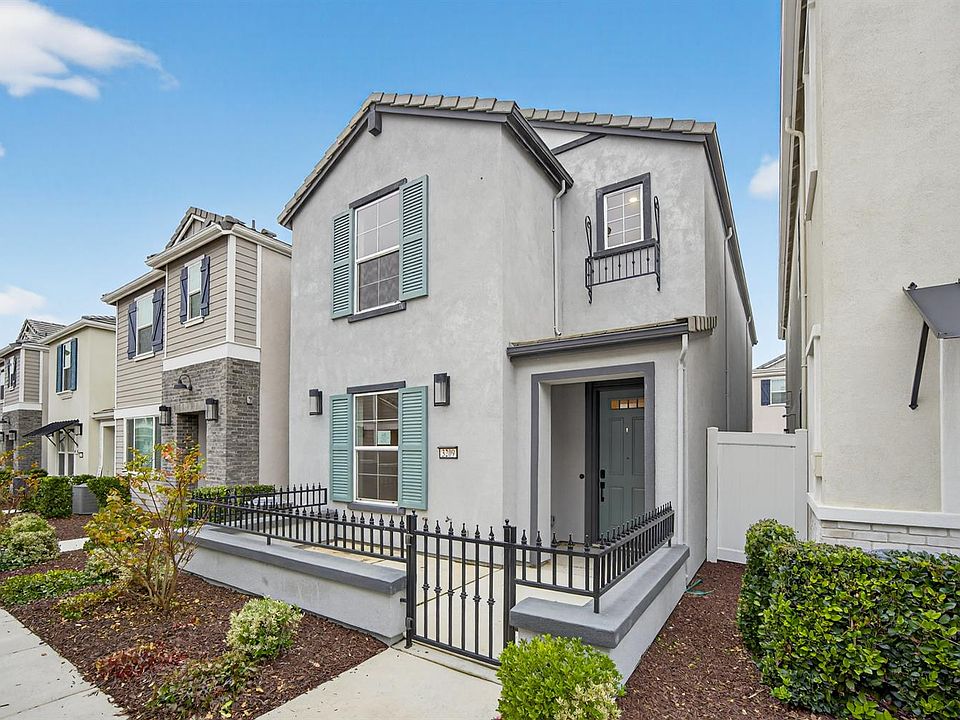 1st image of 3209 Finch Ln