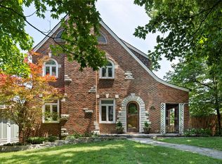 400 W Point Ct, Saint Louis, MO 63130