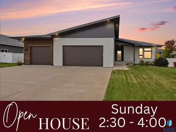 8204 E Roughlock St, Sioux Falls, SD 57110