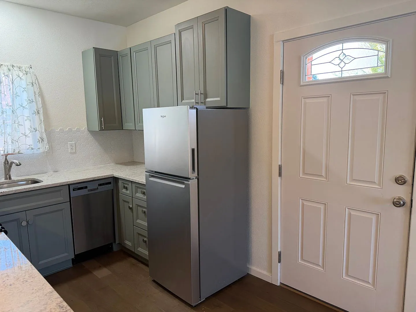 Beautiful 1 bedroom 1 bath unit in Springfield! — Photo 4