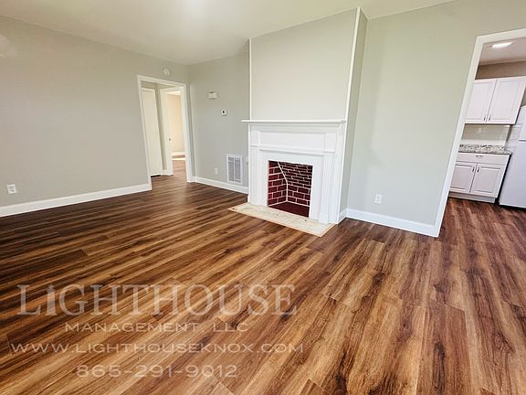 3rd image of 2557 Louise Ave