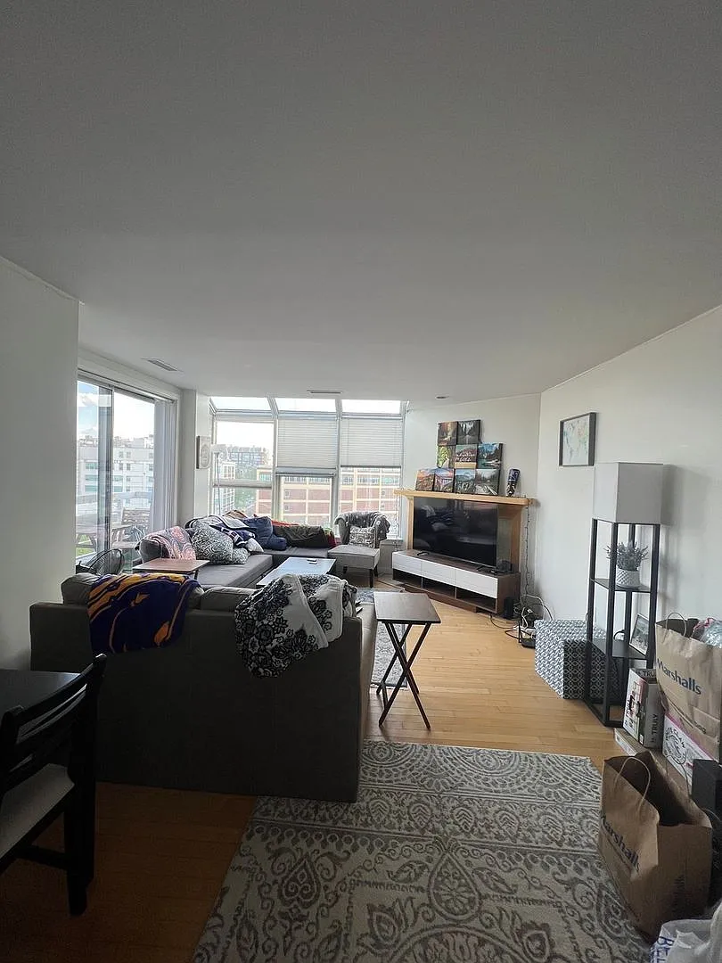 Cambridgeport two bedrooms apartment available — Photo 1