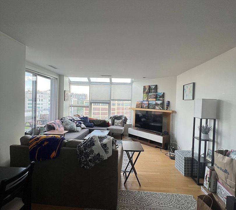 1st image of 20 Chestnut St Ph 603