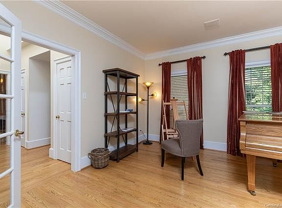 3rd image of 2649 Meredith Ct
