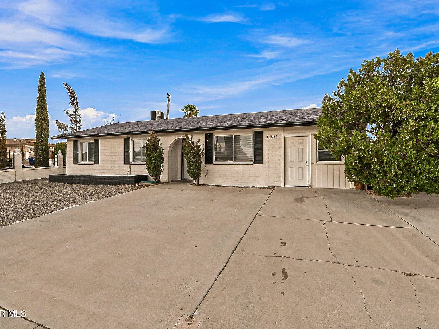 4 bed, 2.0 bath, 1388 sqft, $1,500 — Photo 3
