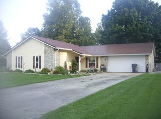 1401 W Tree Ln, Muncie, IN 47302