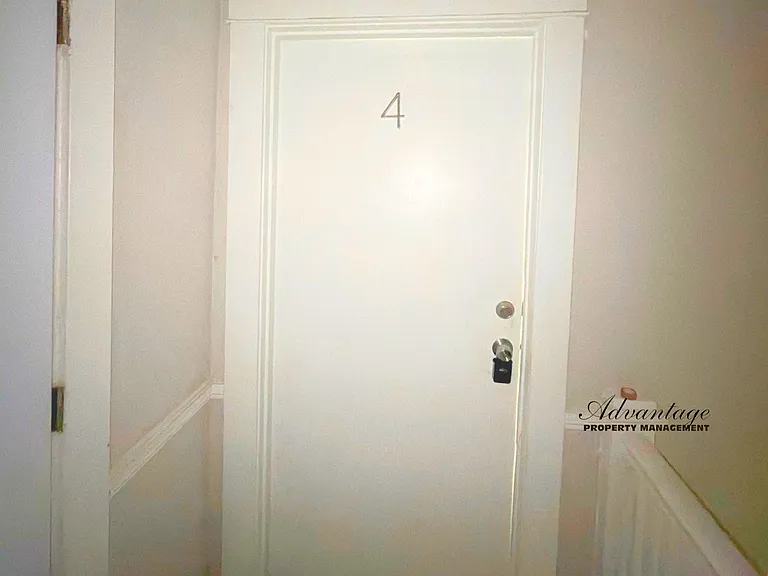 525 N Waldran Blvd #4 — Photo 13