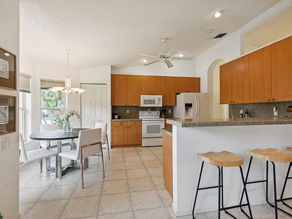 5th image of 11594 Claria Drive