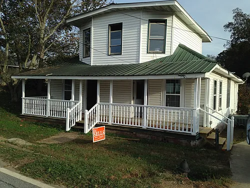 24 Lagrange St Photo 1