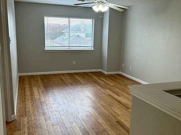 5th image of 7800 Park Downs Dr
