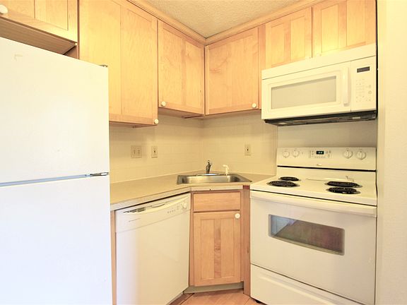3rd image of 1138 Grandview Ave APT W1