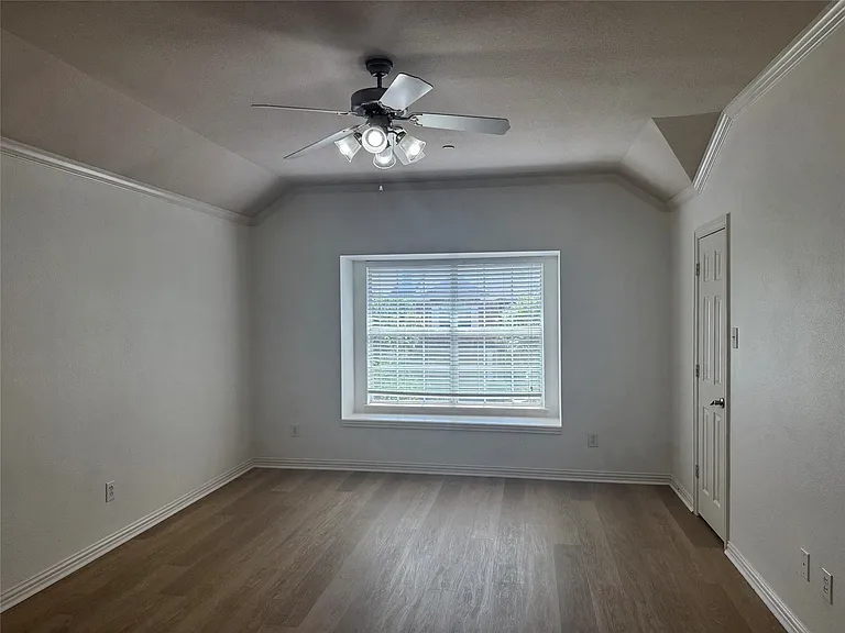 8745 Manhattan Ave — Photo 18
