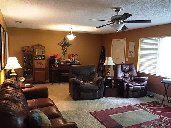 3rd image of 2331 Woodhaven Dr