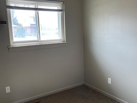 3rd image of 873 E Lincoln Ave