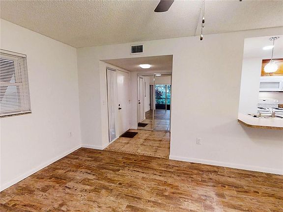 5th image of 100 Sweetgum Woods Ct APT 14A