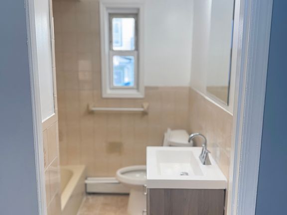 2nd image of 110 Chelsea Ave Floor 2