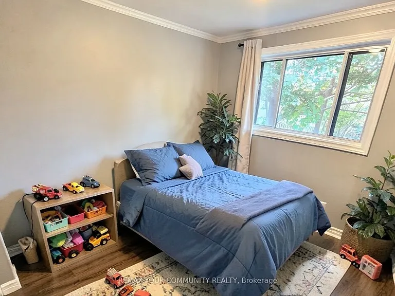44 Davis Rd #MAIN FLOOR — Photo 6