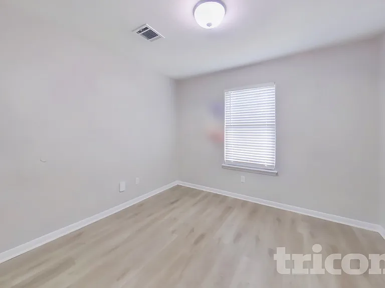 10951 Royal Forest Dr — Photo 11