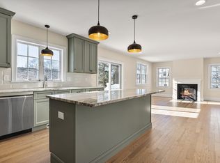 41 Lantern Ln, Braintree, MA 02184