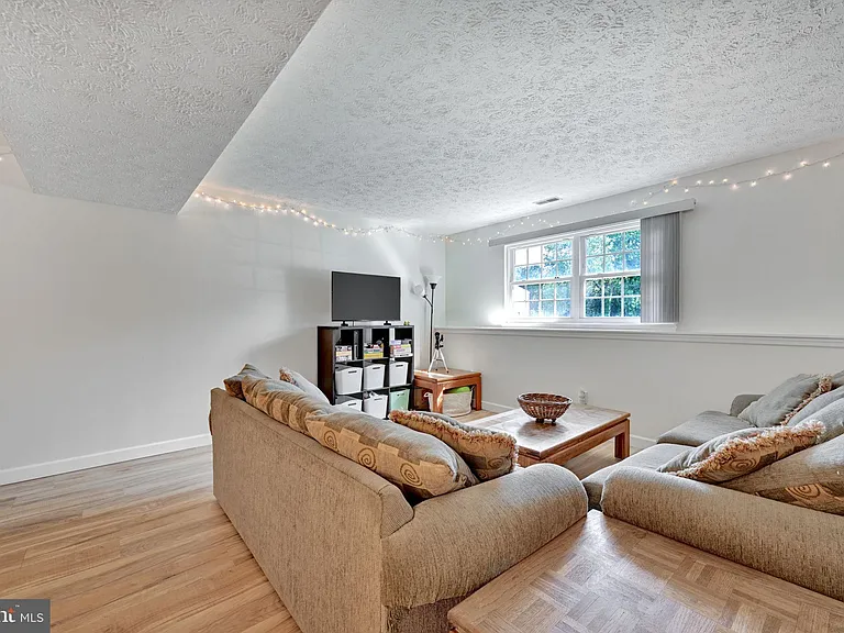 350 Long Meadow Way — Photo 21