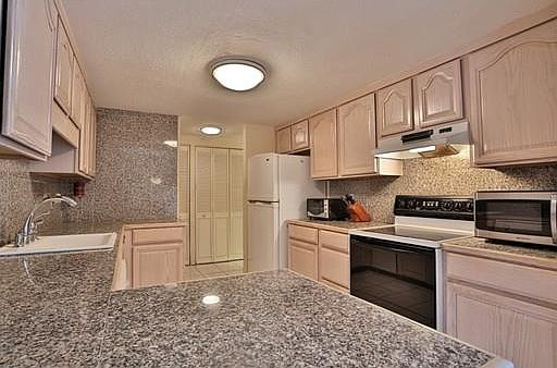 3rd image of 1100 Salem St APT 38