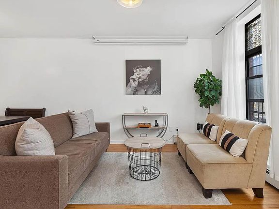 3rd image of 188 Lexington Ave #1