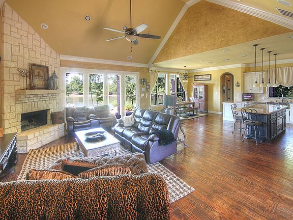 4th image of 1518 Highland Cir