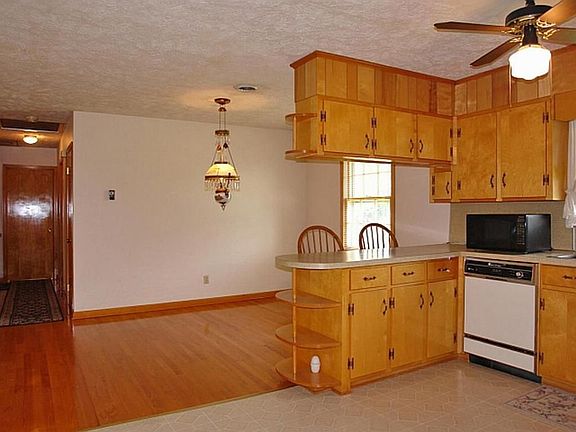 Kitchen/Dining area