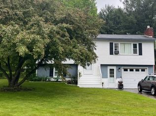 138 Pine Ln, Colchester, VT 05446