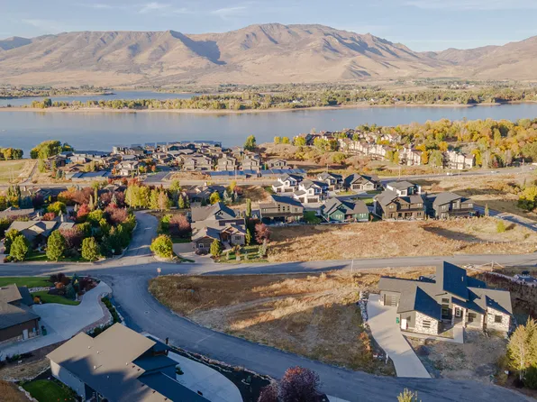 1018 S Meadowlark Ln, Huntsville, UT 84317