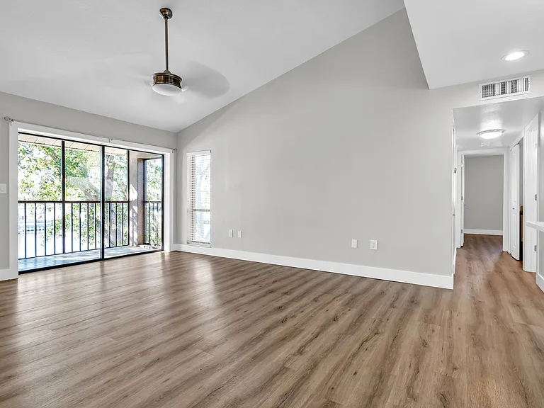 5684 Baywater Dr — Photo 6