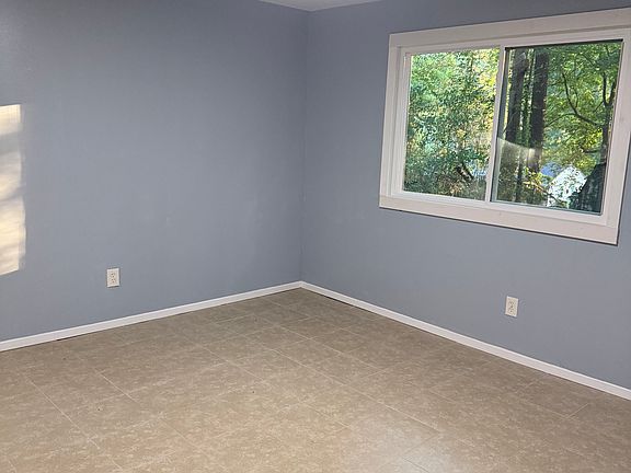 3rd image of 1922 Atkins Dr