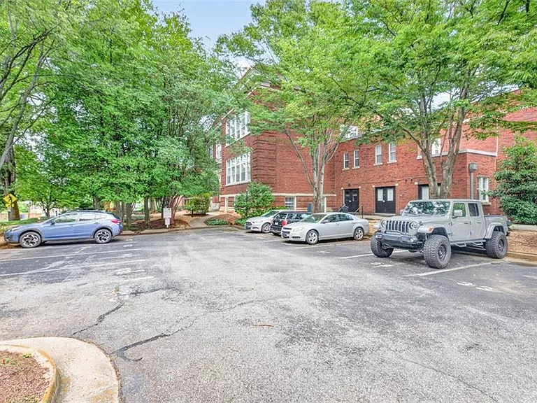1031 State St NW #209 — Photo 36