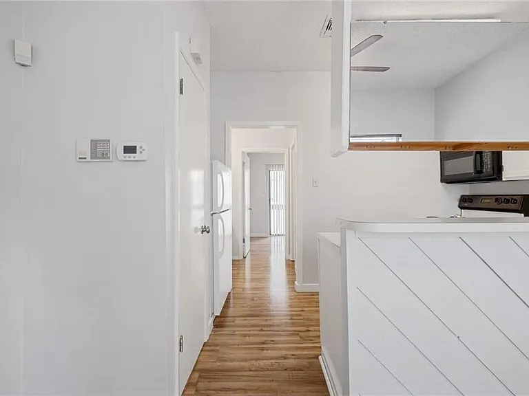 2210 Pearl St #205 — Photo 4