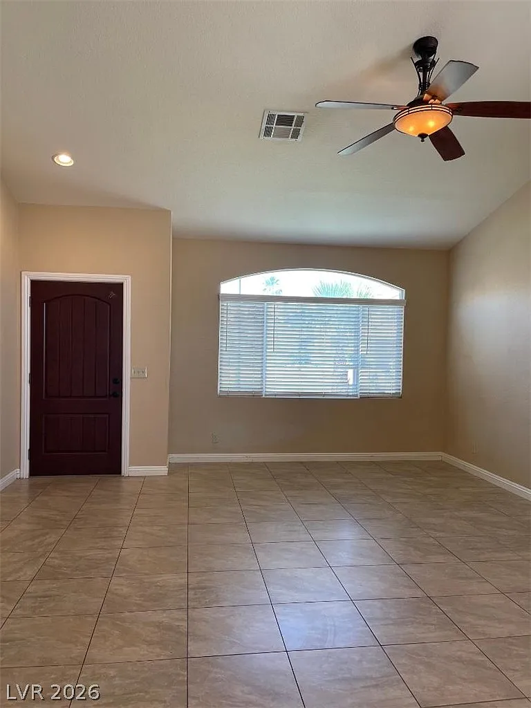 4 bed, 2.0 bath, 1784 sqft, $2,195 — Photo 4