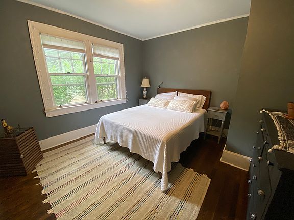5th image of 37 Robindale Ave