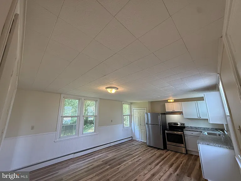 1001 School House Ln — Photo 6