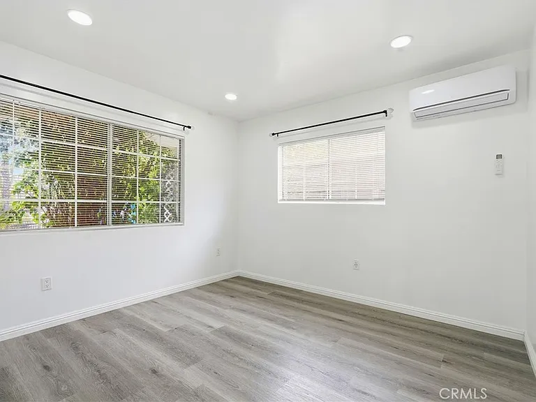 13880 Lexicon — Photo 12