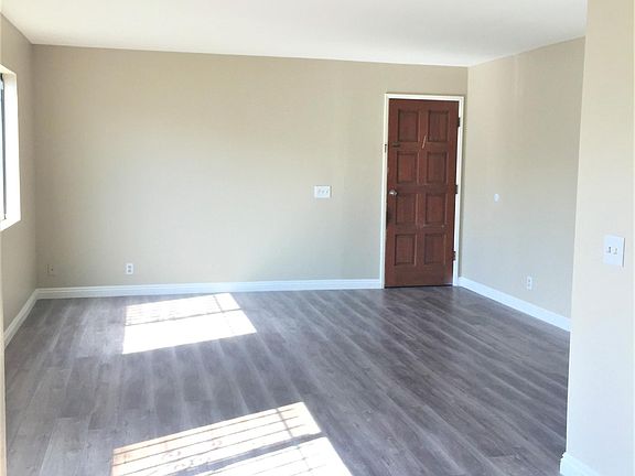 2nd image of 2568 Kelburn Ave APT B