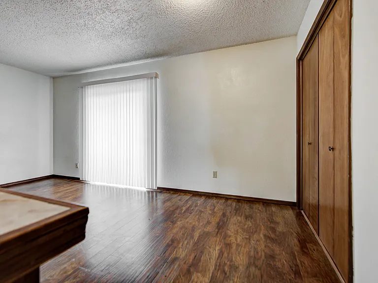 1331 Glen Oaks Ct #4 — Photo 15