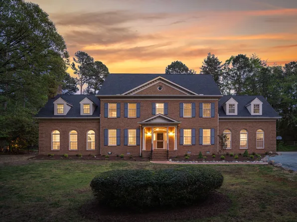 2238 Lakeview Ter, Burlington, NC 27215