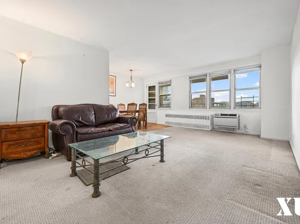 43-10 Kissena Boulevard image 3 of 20