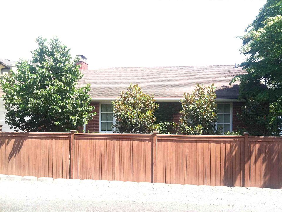 1st image of 10612 Lakeside Ave NE