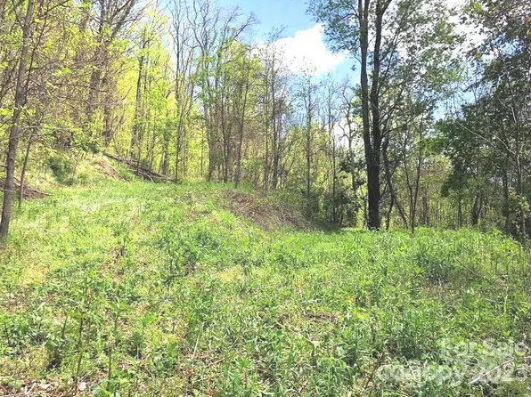 384 Live Oak Loop #27, Waynesville, NC 28785