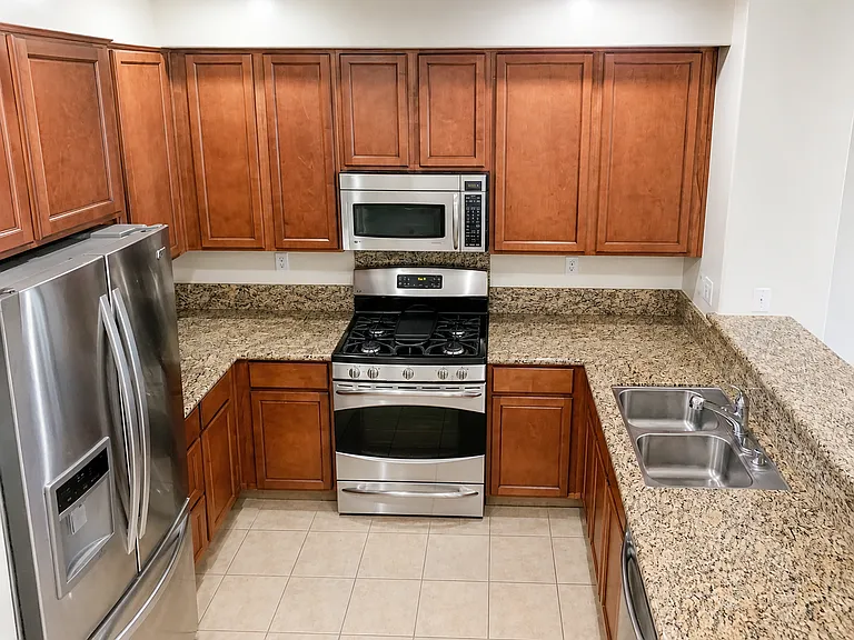 2502 Autumnvale Dr — Photo 8