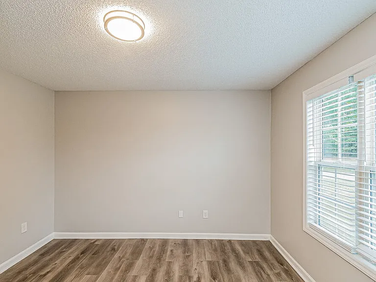 401 Three Meadows Rd — Photo 10