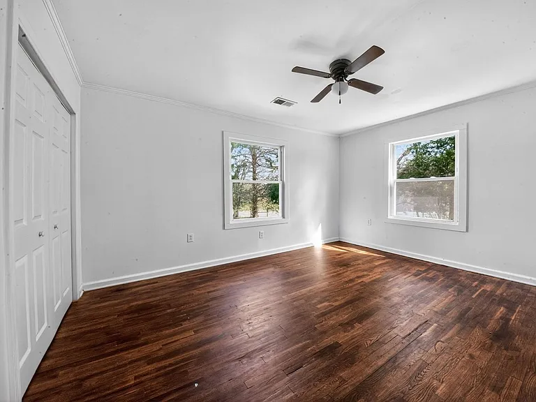 10208 Highway 13 S — Photo 2