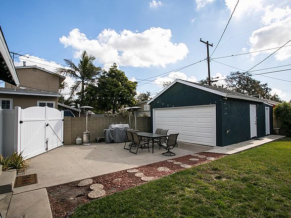 2nd image of 806 E Santa Clara Ave